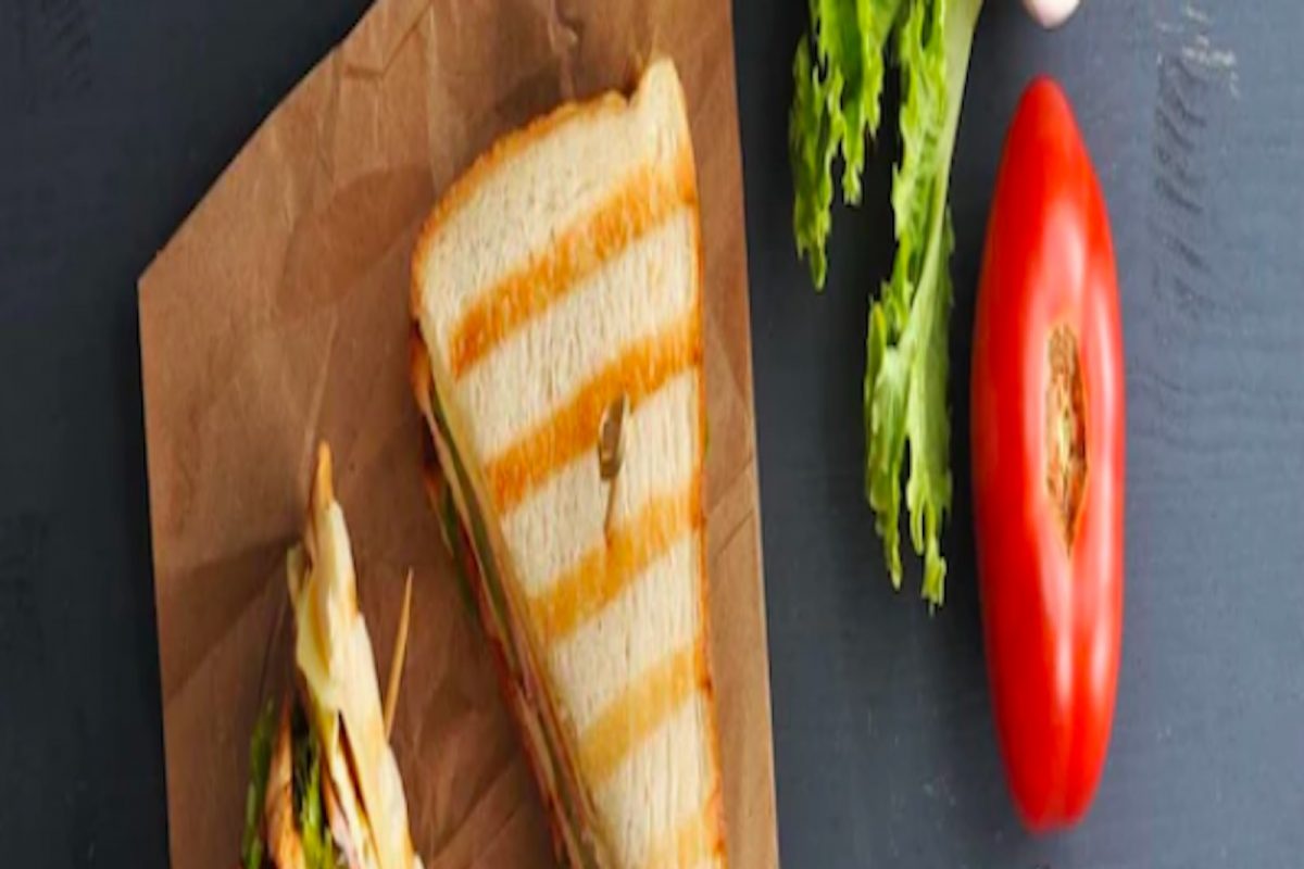 सोळाव्या वर्षी केलं आयुष्यातील पहिलं जेवण, आतापर्यंत जगत होती फक्त दोन गोष्टींवर