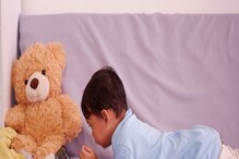 तुमच्या मुलालाही मोबाईलचे व्यसन लागलंय का? या सोप्या टिप्स करून पहा परिणाम तुमच्या मुलालाही मोबाईलचे व्यसन लागलंय का? या सोप्या टिप्स करून पहा परिणाम