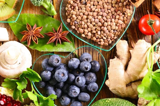 Foods For Over Thirty: वयाच्या तिशीनंतर निरोगी राहण्यासाठी रोजच्या आहारात या 5 पदार्थांचा करा समावेश