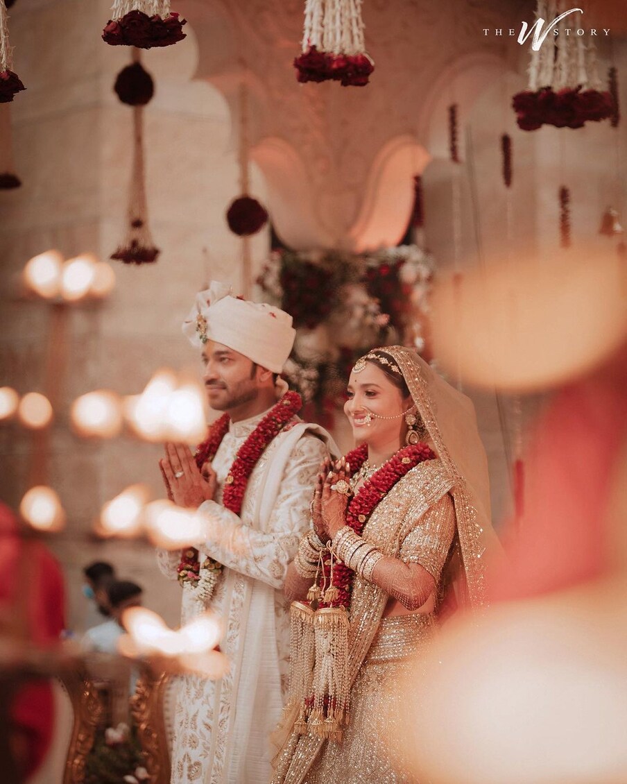 अभिनेत्रीने लग्नाच्या काही वेळेनंतर आपल्या इन्स्टाग्राम अकाऊंटवर लग्नाचे फोटो शेअर करत आपला आनंद व्यक्त केला आहे. 