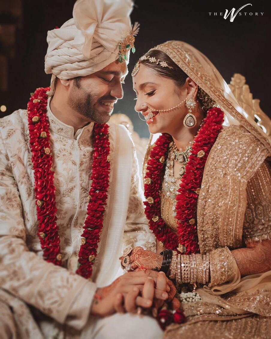 दोघंही खूप सुंदर दिसत होते. अंकिताने सोशल मीडियावर लग्नाचे सुंदर फोटो शेअर केले आहेत.