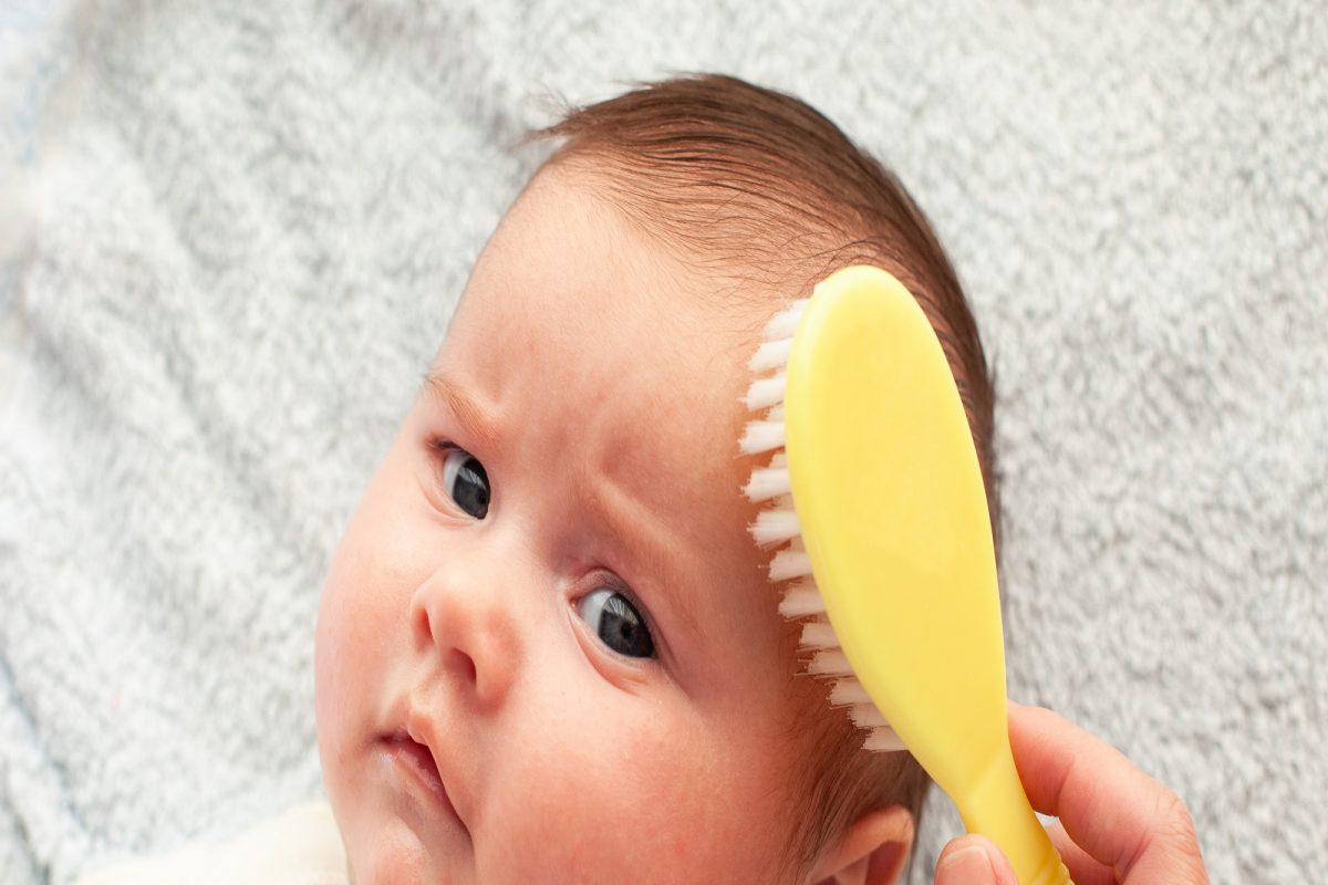 Growth Babies Hair: तुमच्या बाळाचे केस विरळ झालेत का? घरच्या-घरी हे नैसर्गिक उपाय करून पहा परिणाम