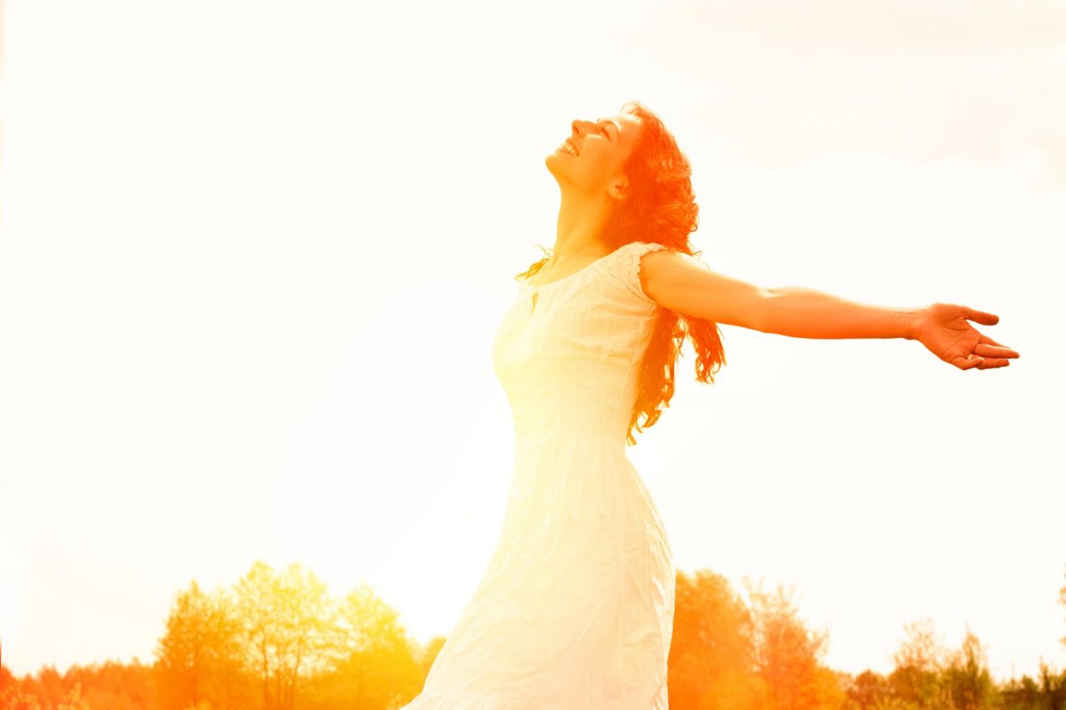 Sunlight : दररोज इतका वेळ सूर्यप्रकाश अंगावर घेणं आहे खूप फायदेशीर; अनेक आजार राहतात दूर