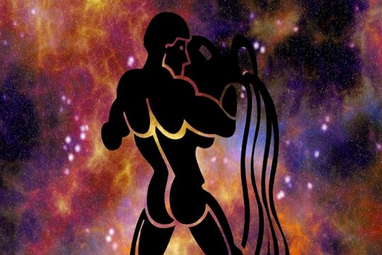 कुंभ- कुंभ राशीच्या लोकांसाठी बुधादित्य योगाची निर्मिती शुभ राहील. आर्थिक बाजू मजबूत राहील. यावेळी तुम्ही कर्जापासून मुक्त होऊ शकता. बोलण्यात फक्त संयम ठेवा. नातेवाईकांचे सहकार्य मिळेल. (सूचना : येथे दिलेली माहिती सामान्य ज्योतिषशास्त्राच्या माहितीवर आधारित आहे. न्यूज 18 लोकमत त्याची हमी देत नाही.)