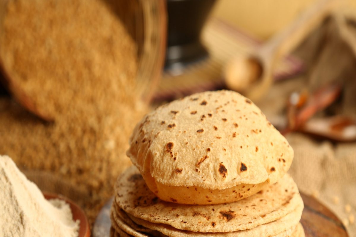 Kitchen Hacks: मऊ आणि टम्म फुगणाऱ्या पोळ्या बनवता येत नाहीत; मग या सोप्या टिप्स फॉलो करा