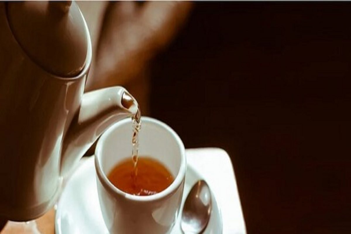 Morning Tea: सकाळी रिकाम्या पोटी चहा पिणं हाडांसाठीही असं ठरतं घातक; वेळीच बदला सवय