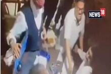 जेवणाचं बिल मागितल्याचा राग, मुंबई पोलिसाने केली कॅशिअरची धुलाई; पाहा VIDEO