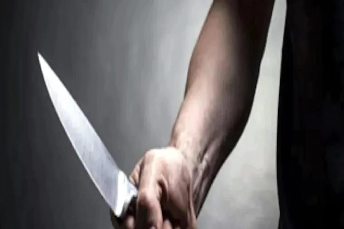 गर्लफ्रेंडच्या घरी आक्षेपार्ह गोष्ट पाहून उडाला भडका, चाकूचे 31 वार करून काढला राग