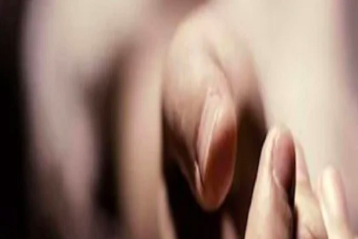 ख्रिसमसच्या रात्री परदेशी तरुणीची आत्महत्या, 14 व्या मजल्यावरून मारली उडी