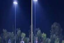 भर मैदानात खेळाडूनं केलं गर्लफ्रेंडला प्रपोज, VIDEO पाहून येईल डोळ्यांत पाणी भर मैदानात खेळाडूनं केलं गर्लफ्रेंडला प्रपोज, VIDEO पाहून येईल डोळ्यांत पाणी