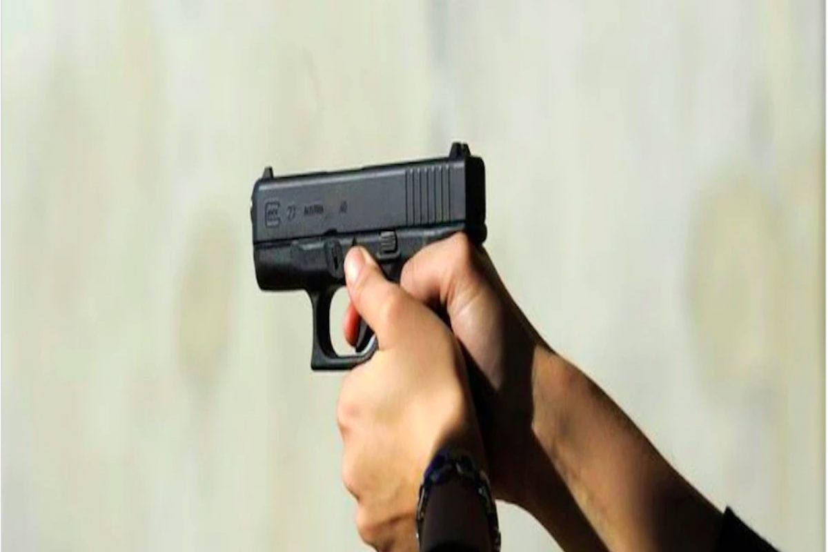 Loud Music ऐकून भडकला शेजारी, गोळी घालून काढला राग