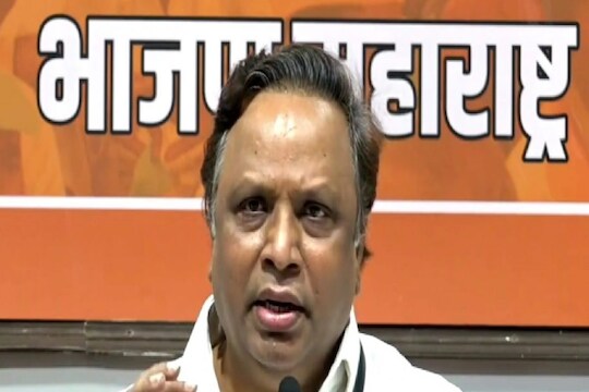  
'संजय राऊत यांचे बोलणे हे बालीशपणाचे आणि पोरकटपणाचे आहे. त्यांना कदाचित पराभव दिसत असेल