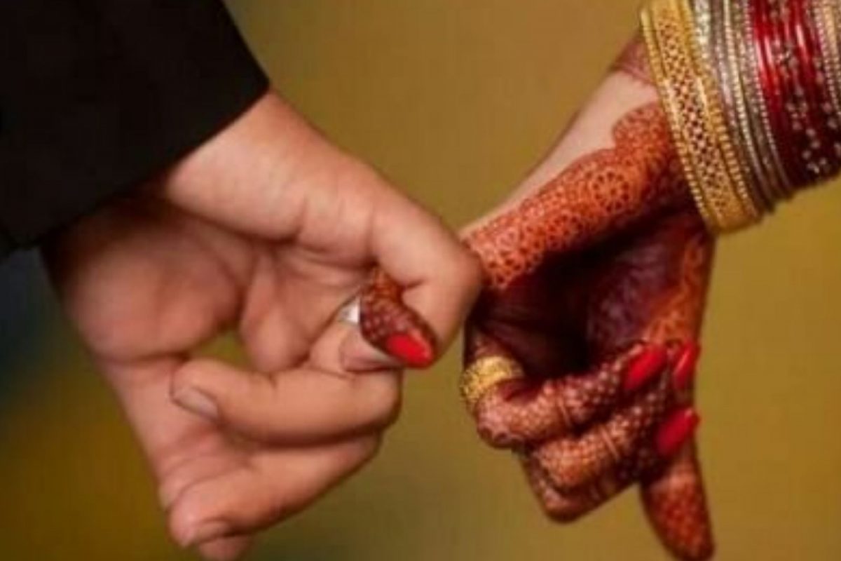 लग्नात वाजलेल्या गाण्यामुळे चढला नवरदेवाचा पारा; रागात नवरीबाईला मंडपातच घटस्फोट दिला