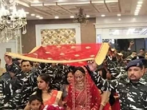 CRPF jawans performed the duty of being brother