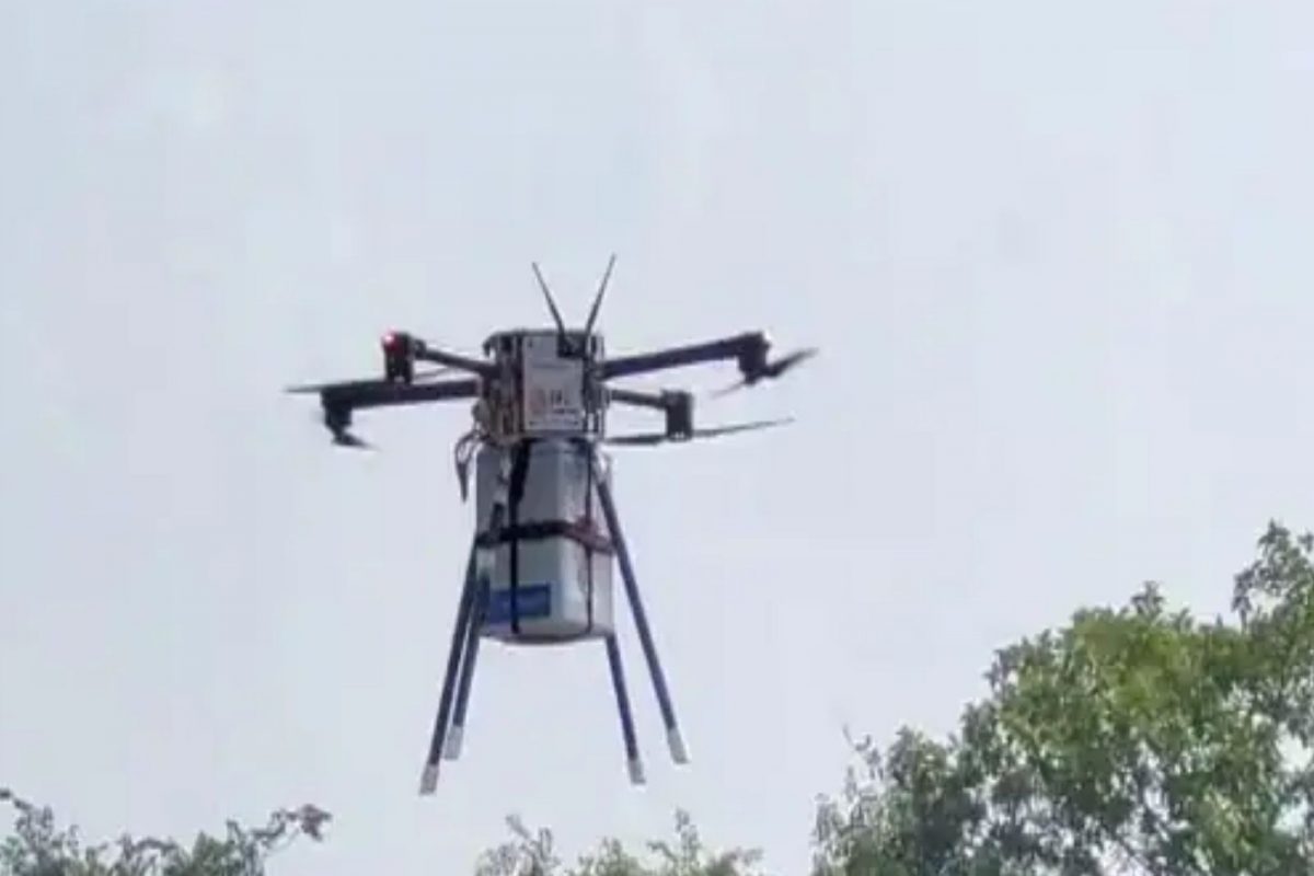Share Market : ड्रोन निर्मिती करणाऱ्या 'या' कंपन्यांचे शेअर वधारणार? सरकारच्या धोरणामुळे चांगल्या परताव्याची शक्यता