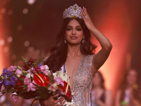 Harnaaz Sandhu as Miss Universe 2021