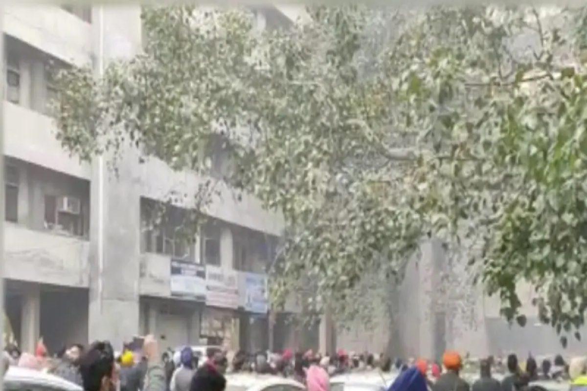 पुन्हा एकदा Blast..!कोर्टाच्या तिसऱ्या मजल्यावर स्फोट, 2 जणांचा मृत्यू; 4 जखमी