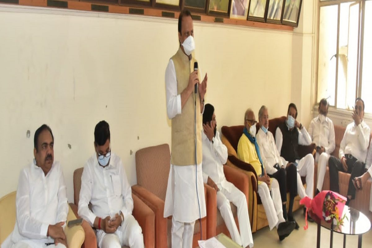 Maharashtra Winter session: आक्रमक विरोधकांना रोखण्यासाठी ठाकरे सरकारची रणनीती ठरली, बैठकीत अजित पवारांनी मविआ सदस्यांना केलं मार्गदर्शन