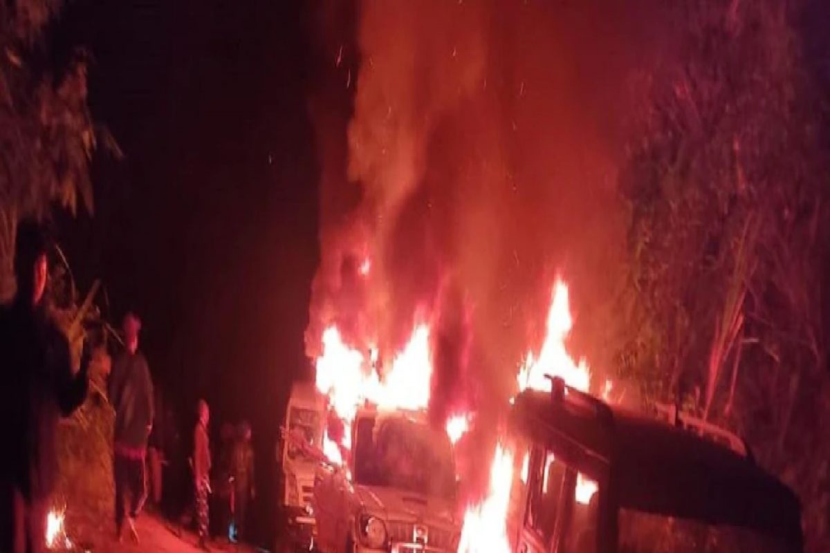 नागालँडमध्ये गोळीबार, 13 जणांचा मृत्यू; संतप्त गावकऱ्यांनी जाळल्या सुरक्षा दलाच्या गाड्या