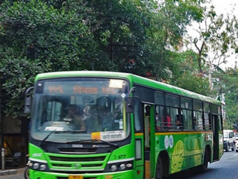Crime in Pune: पुण्यातील पीएमपी बस चालकाने (PMP bus driver) भरधाव वेगाने बस चालवल्याने एका पुणेकराच्या मणक्यात गॅप निर्माण झाल्याची घटना समोर आली आहे.