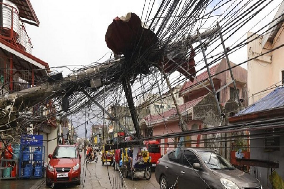 'राय' चक्रीवादळात तब्बल 208 लोकांचा मृत्यू, 239 हून अधिक जखमी; अन्न पाण्यासाठीही संघर्ष
