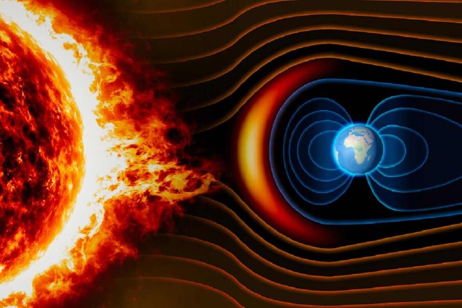 सहसा आपल्याला चुंबकीय प्रभाव (Magnetic Effects) फारसा जाणवत नाही. मात्र, सौर वाऱ्याद्वारे (Solar Wind) चार्ज केलेले कण थांबवण्यात पृथ्वीचे चुंबकीय क्षेत्र महत्त्वाची भूमिका बजावते. या कणांच्या आणि चुंबकीय क्षेत्राच्या टक्करीमुळे ध्रुवांच्या आकाशावर अरोरासारख्या घटना दिसतात. ब्रह्मांडात अनेक ठिकाणी चुंबकीय क्षेत्रे आदळतात, त्यामुळे अनेक परिस्थितींमध्ये चुंबकीय स्फोट दिसून येतात. सौर ज्योत कृष्णविवराजवळील क्षेत्र आणि ताऱ्यांजवळील भागात चुंबकीय प्रभाव अधिक दिसून येतो. (प्रतिकात्मक फोटो: शटरस्टॉक)