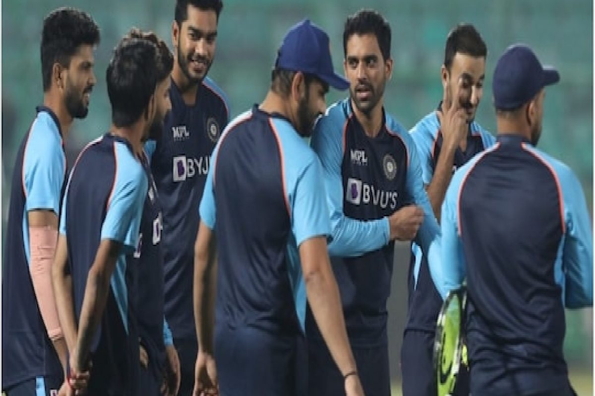 IND vs SA : टीम इंडियाच्या ऑल राऊंडरने झळकावलं शतक, आफ्रिका दौऱ्यासाठी दावेदारी सादर