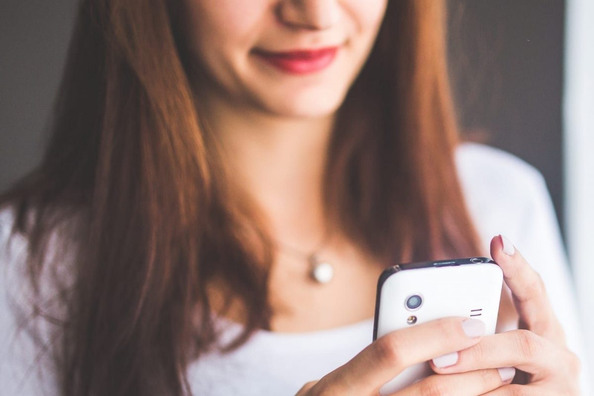 घरातील सिक्रेट कॅमेऱ्यात कैद झालं महिलेचं घाणेरडं कृत्य; मुलीलाही सोडलं नाही, पाहूनच हादरला पती