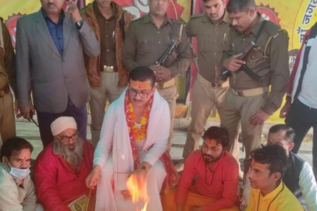 वसीम रिझवींनी इस्लाम सोडून स्वीकारला हिंदू धर्म; पाहा सनातन धर्मात प्रवेश करतानाचा VIDEO