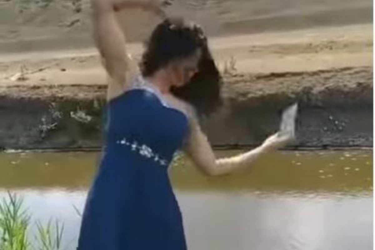 तुम्हाला निसर्गरम्य ठिकाणी फोटो काढायला आवडतं? मग या 'सेल्फी क्वीन'सोबत घडलेली विचित्र घटना बघाच, VIDEO