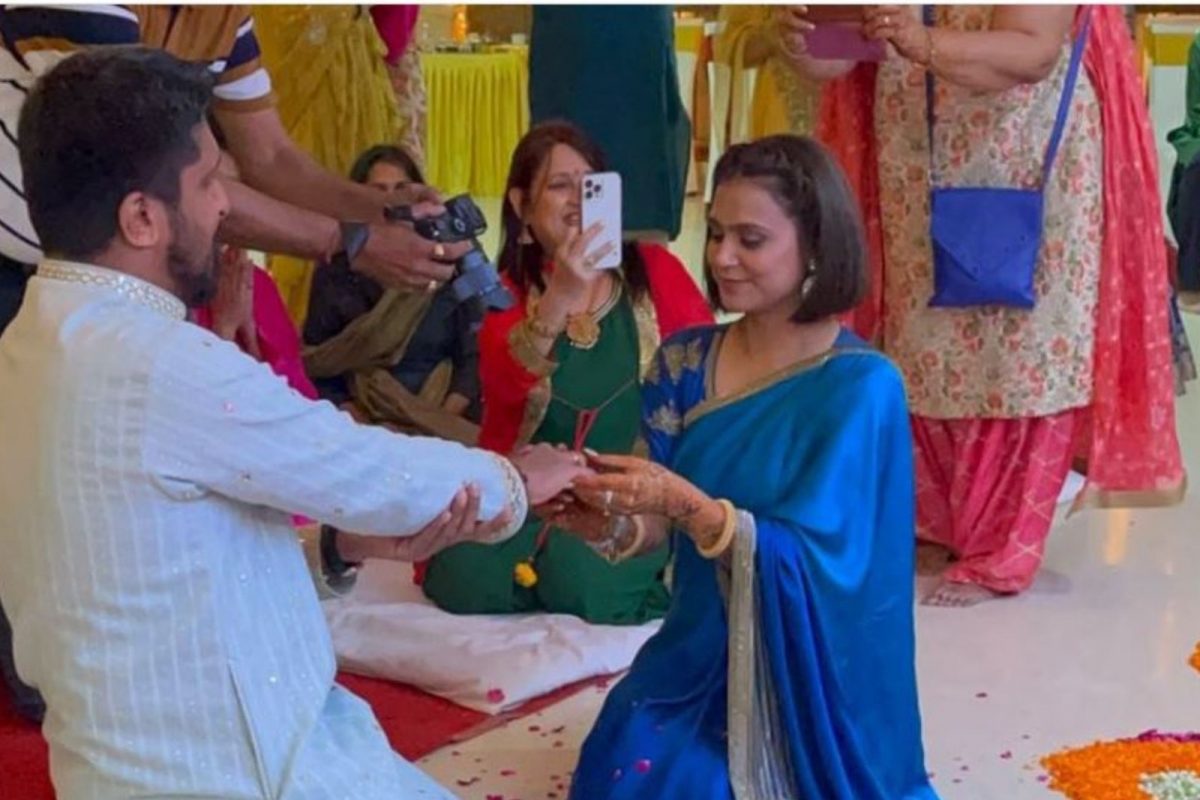 आई करत होती दुसरं लग्न; मुलीनं फोटो शेअर करत दिलं असं कॅप्शन की पाणावले सगळ्यांचे डोळे