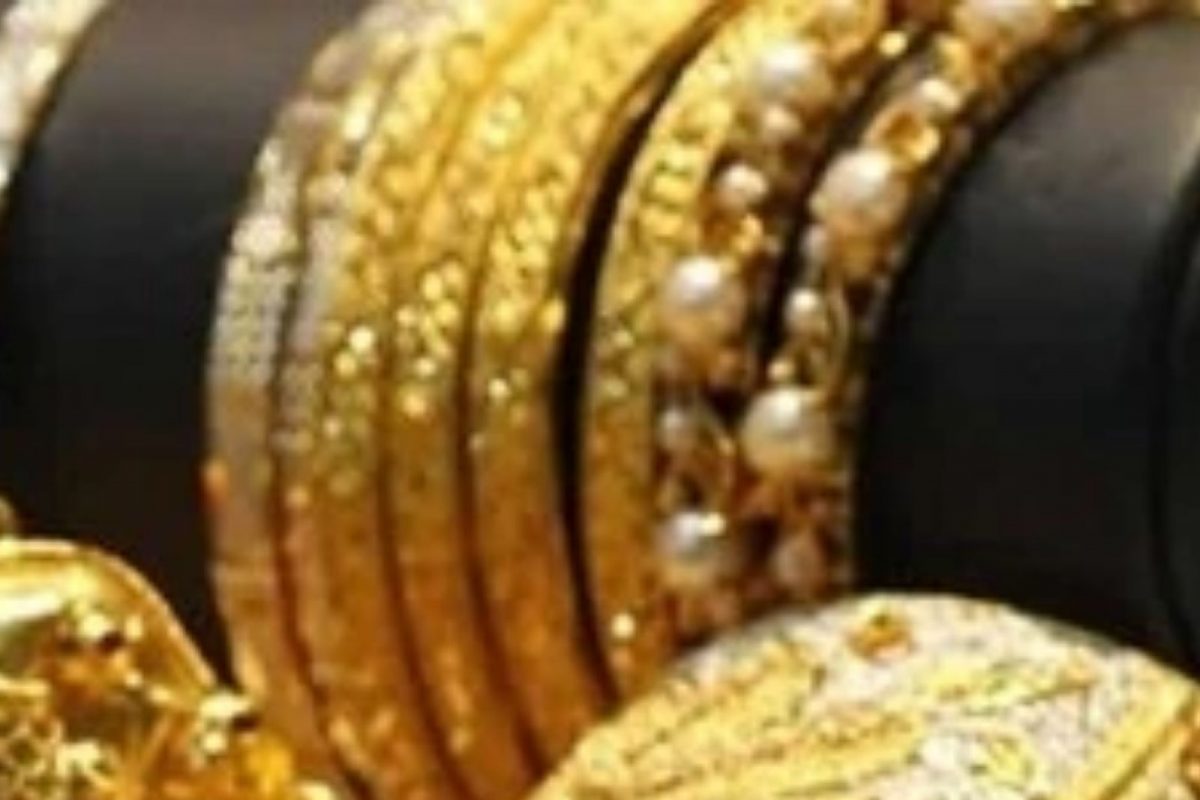 Gold-Silver Price Today: चांदी झाली स्वस्त; सोन्याची काय स्थिती आहे?