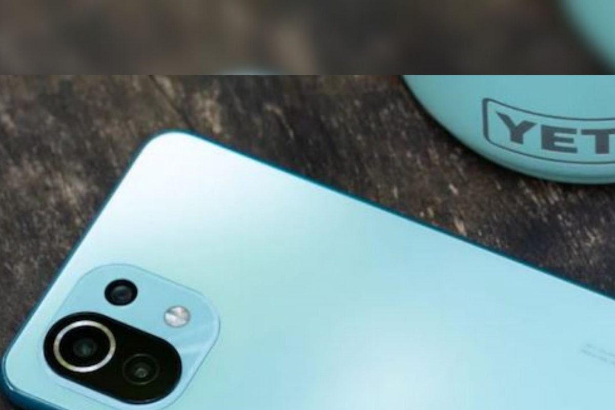 अत्यंत स्वस्तात मिळत आहे 2021 चा फ्लॅगशिप स्मार्टफोन! मिळणार 8GB पर्यंत RAM