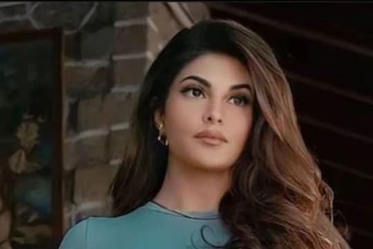 अभिनेत्री Jacqueline Fernandez ला ईडीचा मोठा दणका; भारताबाहेर जाण्यावर बंदी कायम