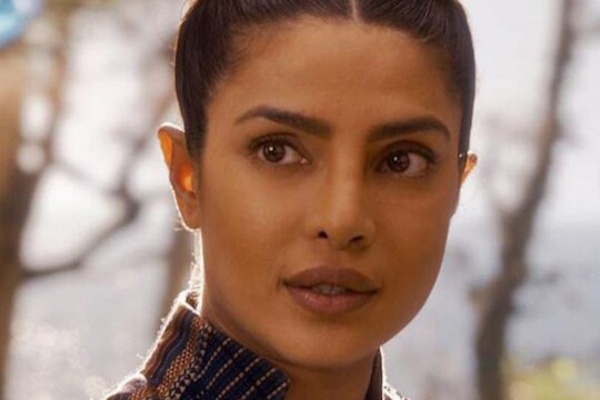 The Matrix Resurrections: प्रियांका चोप्रानं याठिकाणी लपवली होती 'मॅट्रिक्स 4' ची स्क्रिप्ट; अभिनेत्रीनं केला आश्चर्यकारक खुलासा