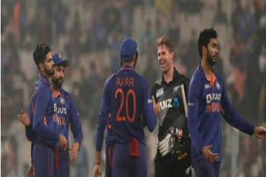 IND vs SA : दक्षिण आफ्रिका दौऱ्यात ऋतुराज, अय्यरची जागा निश्चित, 17 शतकं ठोकणारा बाहेर!