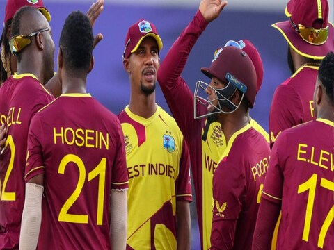 वेस्ट इंडिजची टीम सध्या पाकिस्तान दौऱ्यावर (West Indies tour of Pakistan) आहे. या सीरिजमधील पहिली मॅच होण्यापूर्वीच वेस्ट इंडिज टीम संकटात सापडली आहे.