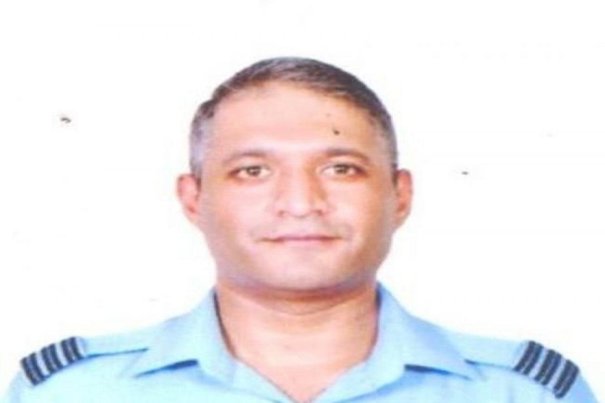 IAF Helicopter Crash : तामिळनाडूच्या हेलिकॉप्टर दुर्घटनेत 14 जणांपैकी केवळ कॅप्टन वरुण सिंग बचावले, 13 जणांचं दुर्देवी निधन