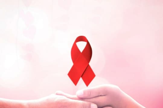 World AIDS Day 2021: HIV बरा होतो का? जाणून घ्या काय आहेत लक्षणं आणि उपचार