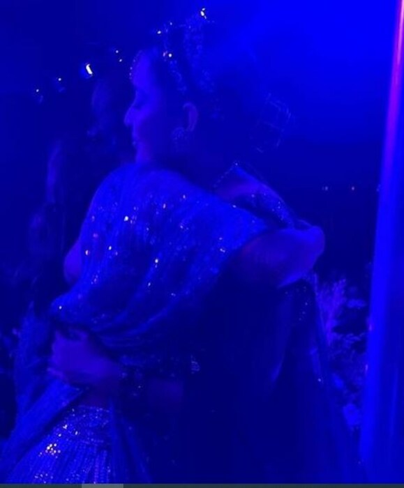 तसेच कंगना रणौतने अंकिता आणि विकीला शुभेच्छा देत जगातील सर्व आनंद तुमच्यासाठी असं म्हटलं आहे. 