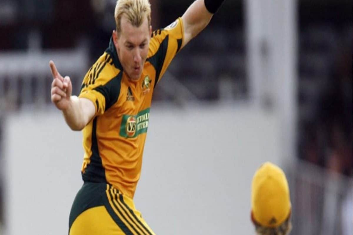 ब्रेट ली चा जलवा आजही कायम, क्रिकेट मॅचमध्ये उडवली मुलाची दांडी! VIDEO