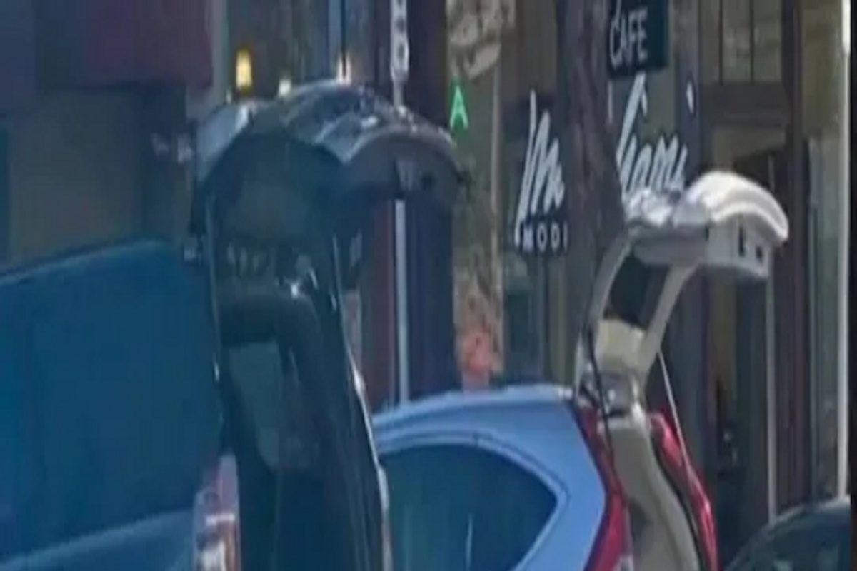 इथं लोक पार्किंगमधील गाड्यांना करत नाहीत लॉक; कारची खिडकी, दरवाजा, डिग्गीही उघडीच ठेवतात कारण...