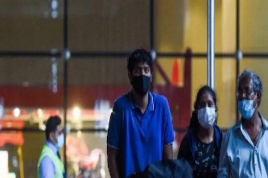 Alert! भारतातील Omicron रुग्णांमध्ये एका बाबतीत साम्य; दिलासा नव्हे तर धोक्याची घंटा