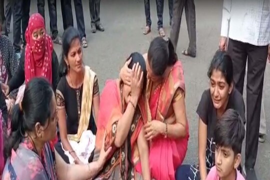 संजय सोनवणे यांच्या निधनामुळे एकच खळबळ उडाली. संतप्त कर्मचार्‍यांनी मृत कर्मचाऱ्याचा मृतदेह विभागीय नियंत्रण कार्यालयात आणला.