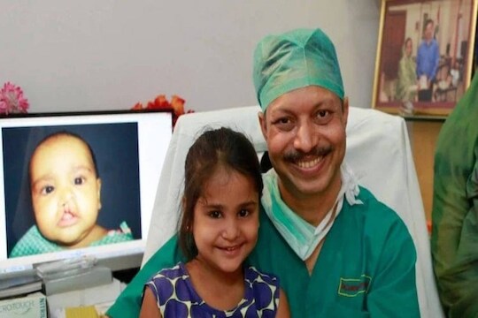 37 हजार मोफत सर्जरी करणारा माणसातला देवमाणूस! फी आहे फक्त या चिमुरड्यांची Cute Smile