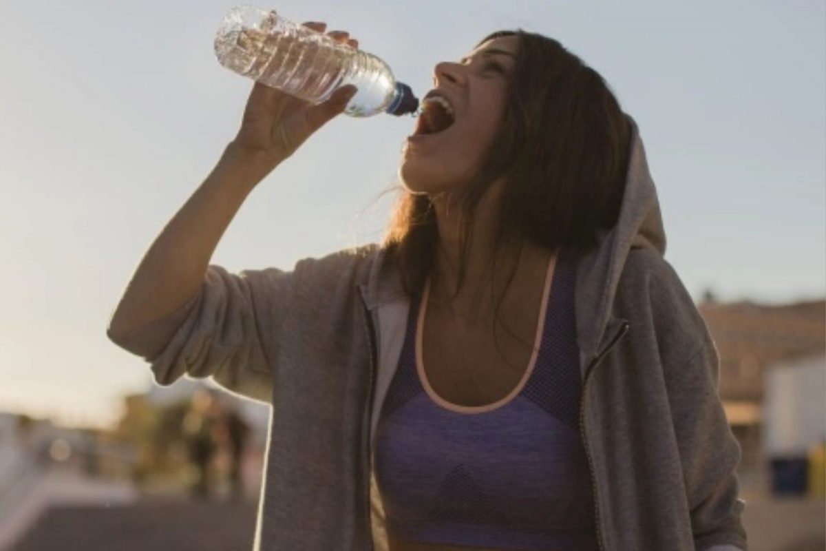 जाणून घ्या पाणी पिण्याची योग्य पद्धत
