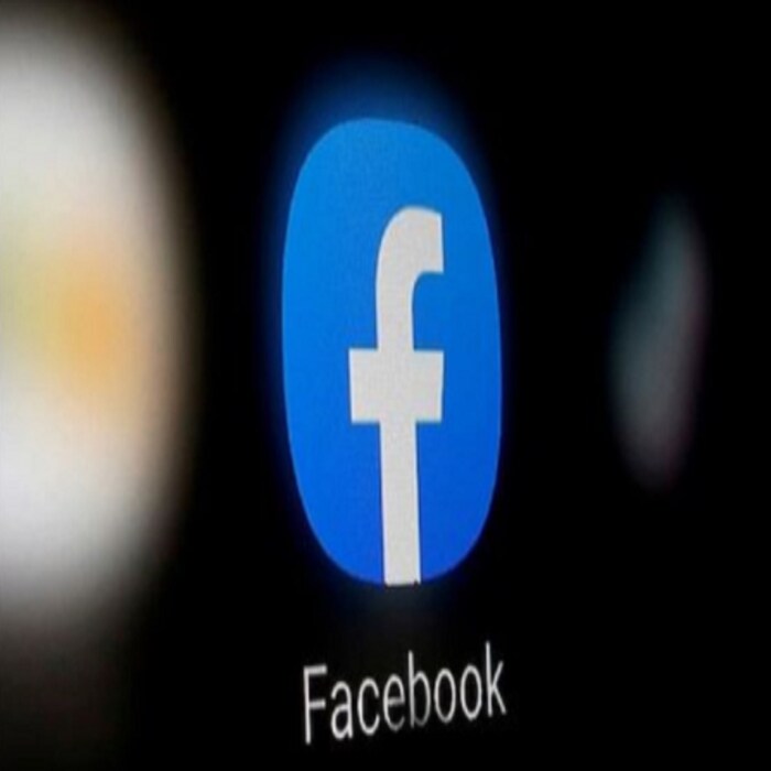 सर्वात आधी Facebook Account ओपन करा.