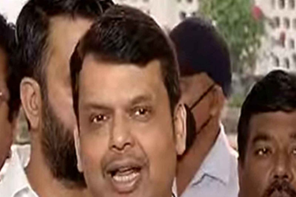 'आपल्याच आमदारांवर विश्वास नसलेलं हे इतिहासातील पहिलं सरकार', आवाजी मतदानाच्या निर्णयावरुन फडणवीसांचा निशाणा