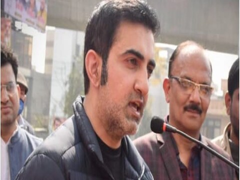 आयपीएल 2022 च्या (IPL 2022) मोसमाला 26 मार्चपासून सुरूवात होत आहे. या मोसमापासून आयपीएल टीमची संख्या 2 ने वाढली आहे. गुजरात टायटन्स (Gujarat Titans) आणि लखनऊ सुपर जाएंट्स (Lucknow Super Giants) या दोन टीम दाखल झाल्यामुळे आता आयपीएल टीमची संख्या 10 झाली आहे.