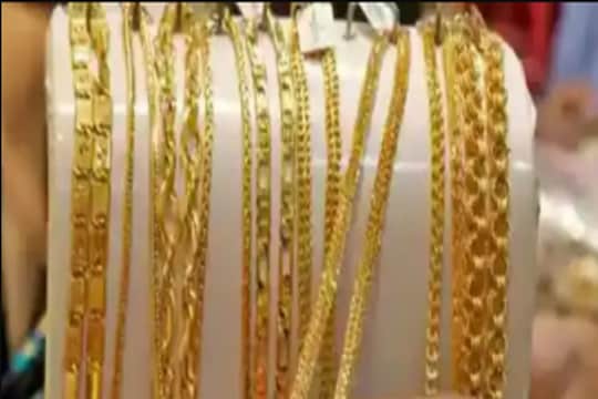 Gold Price: लग्नसराईत सोनं खरेदी करताय? जाणून घ्या काय आहे गोल्ड रेट